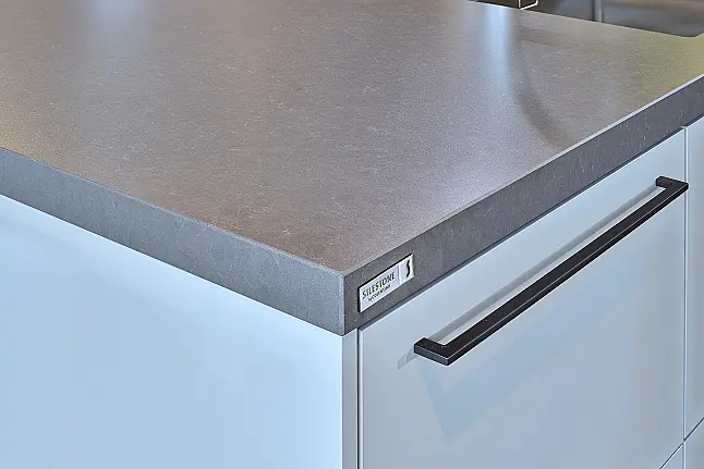 Koje 58 KL: Grote SieMatic keuken met composiet keukenbladen