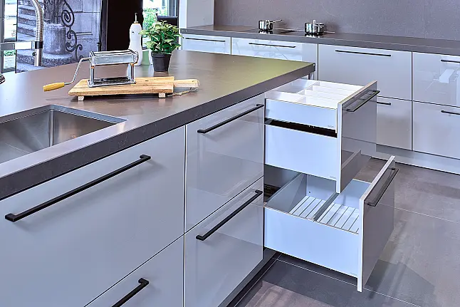 Koje 58 KL: Grote SieMatic keuken met composiet keukenbladen
