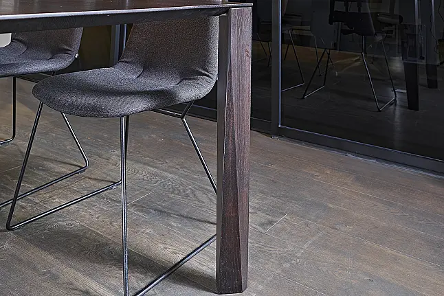 Koje 33 KH: Eiken tafel