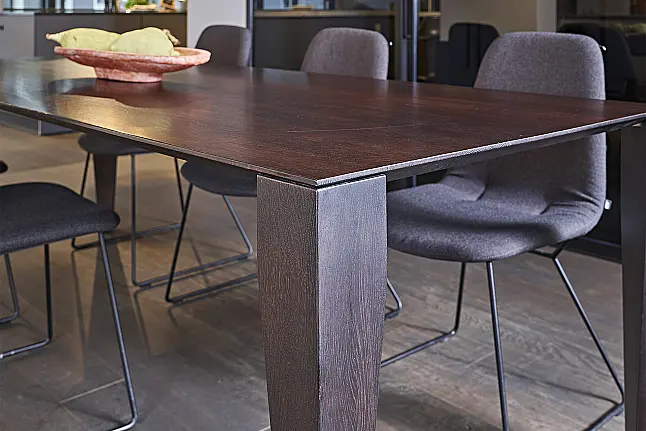 Koje 33 KH: Eiken tafel