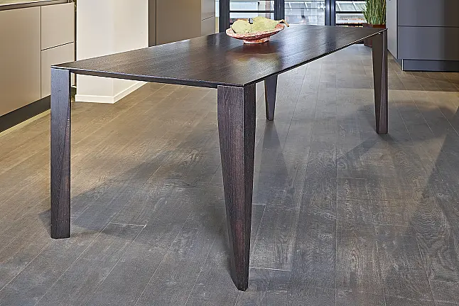 Koje 33 KH: Eiken tafel