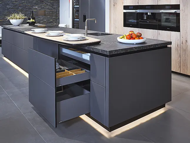 Koje 215 KL: große, funktionale Küche mit Miele Geräten