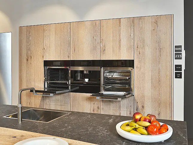 Koje 215 KL: große, funktionale Küche mit Miele Geräten