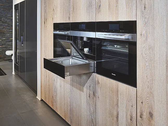 Koje 215 KL: große, funktionale Küche mit Miele Geräten