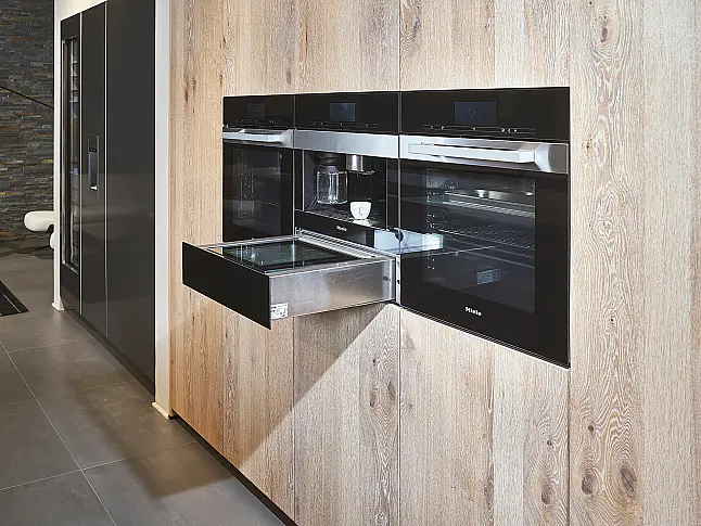 Koje 215 KL: große, funktionale Küche mit Miele Geräten
