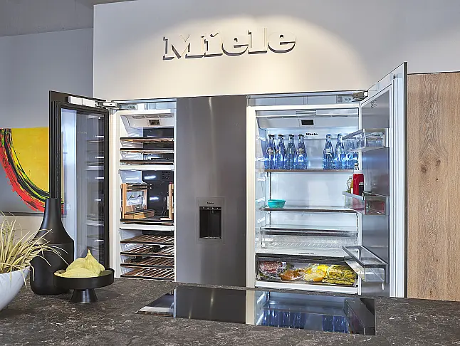 Koje 215 KL: große, funktionale Küche mit Miele Geräten