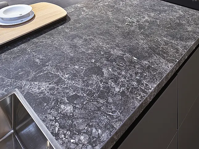 Koje 215 KL: große, funktionale Küche mit Miele Geräten