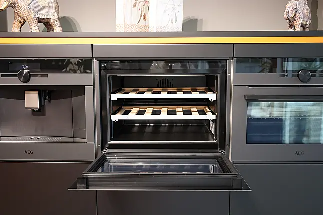 AEG Weinkühlschrank Black Matt schwarz matt