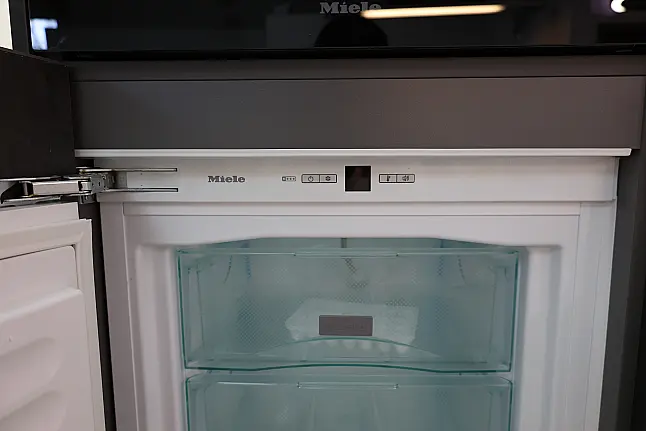 Miele Einbau-Gefrierschrank