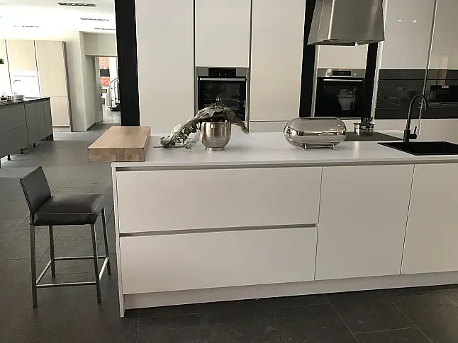 MUSTERKÜCHE WEISS SOFTLACK MATT