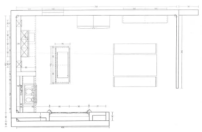 Außergewöhnlicher Landhausstil mit Arbeitstisch