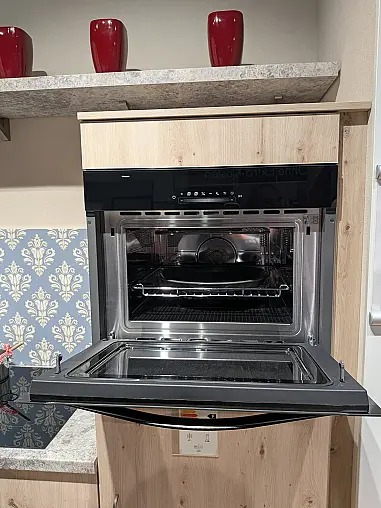 Moderne Holzoptik Küche gemütlich L-Form mit E-Geräten und vielen Extras, u.a. Relingsystem, Handtuchhalter, Mülltrennsystem