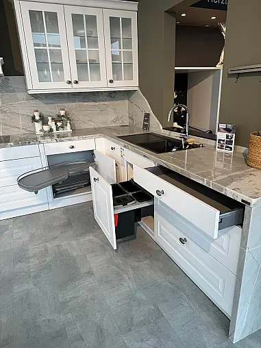 eine Moderne und hochwertige L-Landhausküche