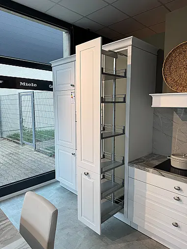 eine Moderne und hochwertige L-Landhausküche