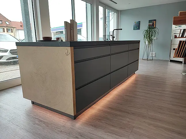 "Del Curto Woodmark Kitchen" Außergewöhnliche Kücheninsel mit Hirnholz Wangen