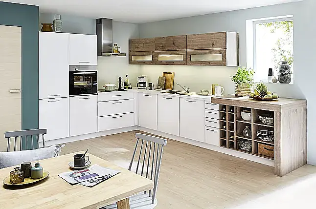 L-Küche in Weiß softmatt und Chalet Eiche Farbkombination
