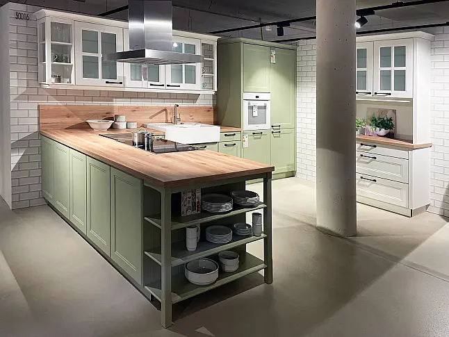 Landhaus-Küche in L-Form