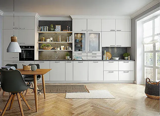 Moderne Einzeilige Küche in Kristallweiß matt