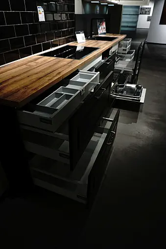 Landhausküche Schwarz seidenmatt