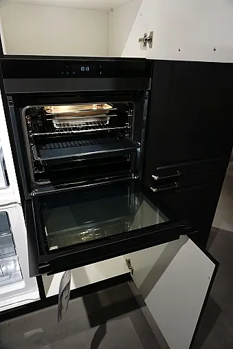 Landhausküche Schwarz seidenmatt
