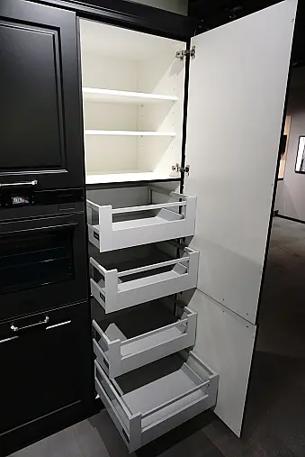 Landhausküche Schwarz seidenmatt