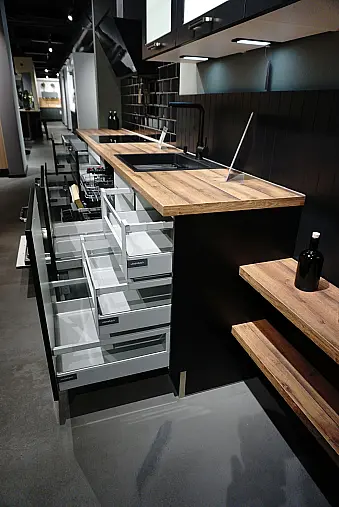 Landhausküche Schwarz seidenmatt