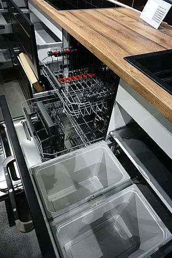Landhausküche Schwarz seidenmatt