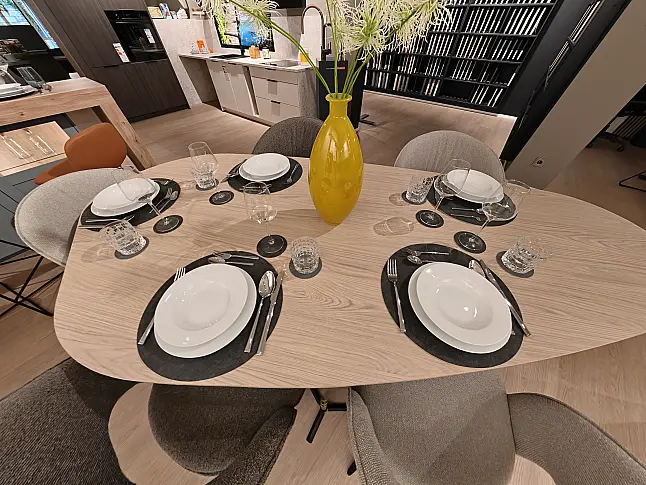 nobilia Landhausküche Cascada Weiß mit grüner Keramikspüle, Ausziehtisch &amp; Bosch Serie 8
