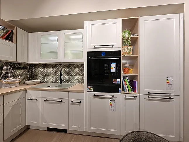 nobilia Landhausküche Cascada Weiß mit grüner Keramikspüle, Ausziehtisch &amp; Bosch Serie 8