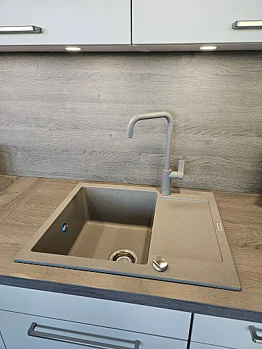Moderne Design-Musterküche Häcker Loft