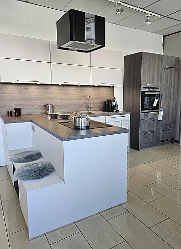 Moderne Design-Musterküche Häcker Loft