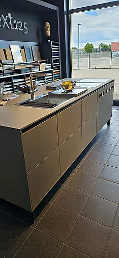 topmoderne Designer-Küche mit Bora Professional und Miele Geräten