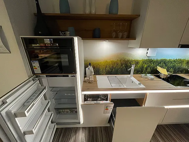 Kleine niedliche Küche in Matrix Flair mit Kompaktbackofen /H // Nochmals stark reduziert - Wir brauchen Platz!