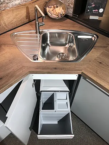 Moderne L-Küche