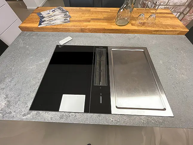 Moderne, zeitlose Grifflosküche