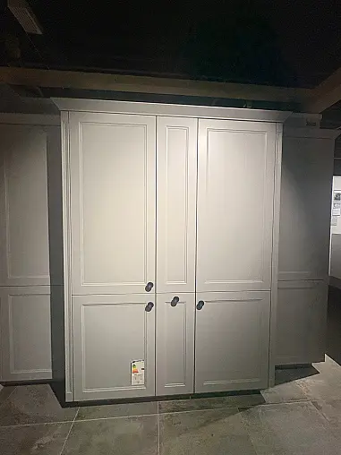 Hochwertige Landhausküche in Steingrau