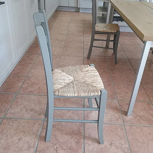 Schöne Tischgruppe mit Tisch und 4 Stühle