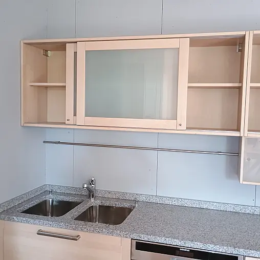Zeitlose Massivholzküche