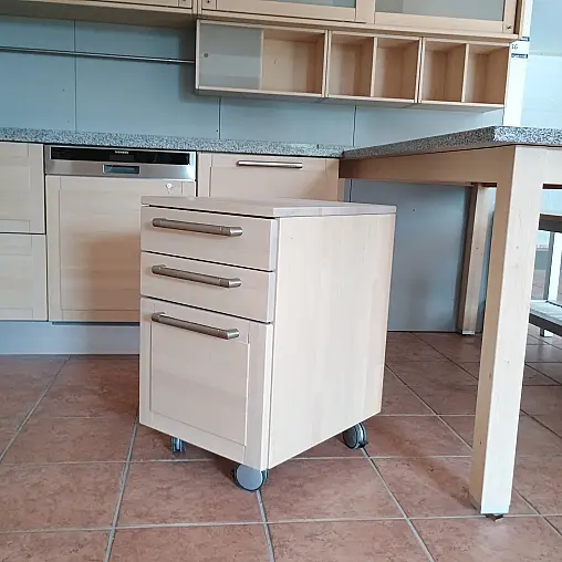 Zeitlose Massivholzküche