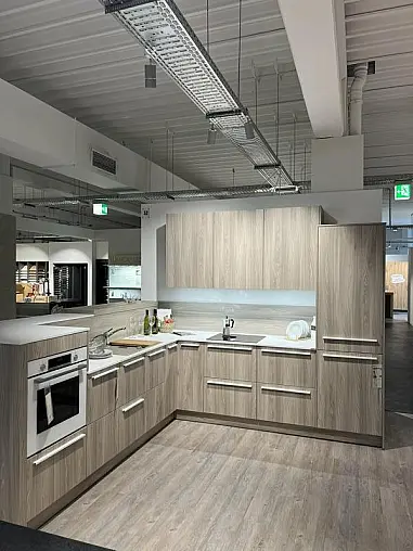 Moderne L-Küche von Schüller – Stilvoll, funktional und hochwertig
