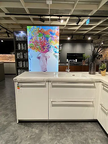 Moderne Designküche mit Miele Geräten