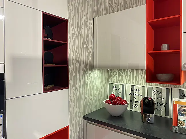 Inselküche Weiß Hochglanz exklusive Ausstattung mit Berbel Skyline Edge Deckenlifthaube