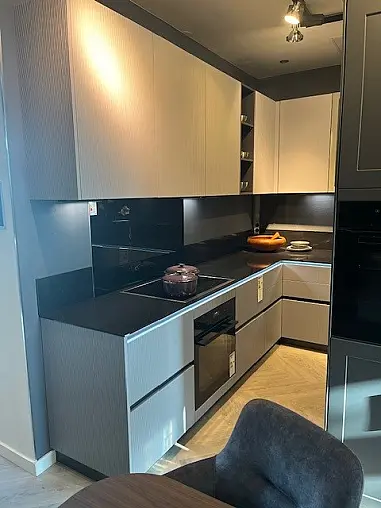 Design Küchzeile Grifflos in L-Form