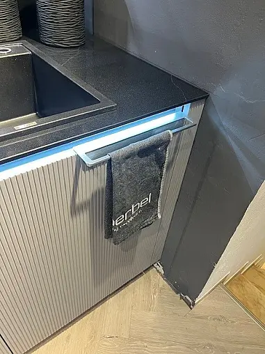 Design Küchzeile Grifflos in L-Form