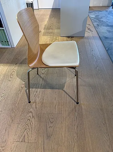 LaPalma Stuhl Kai Eiche gebleicht mit weißer Lederauflage aus Ausstellung, Preis pro Stuhl, 4 Stühle vorhanden, Stühle haben Gebrauchsspuren, Abholpreis