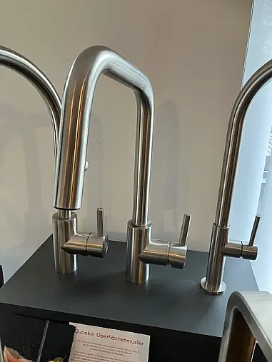 Armatur mit Brause und Auszug massiv Edelstahl