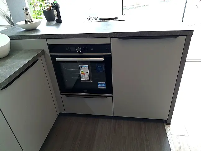 Musterküche im Abverkauf – Burger Nebelgrau Antifingerprint