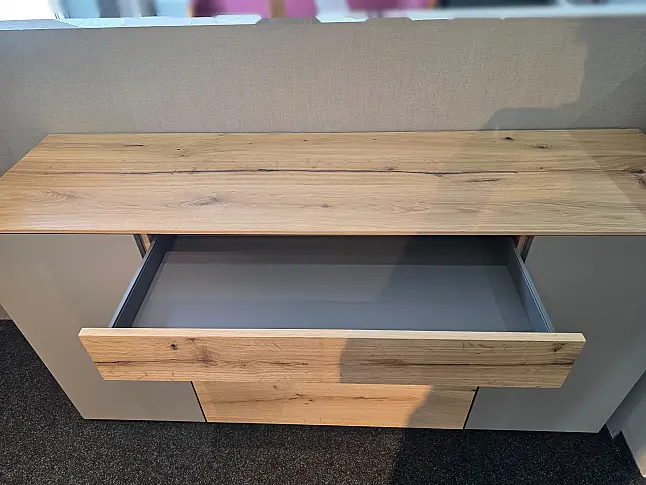 Elegantes, zeitloses Sideboard - Schubkastenschrank und Abdeckboden mit edlem Echtholzfurnier - Exklusives Messestück