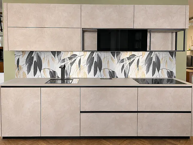 Elba Schiefersand  mit Neolith Keramik Arbeitsplatte