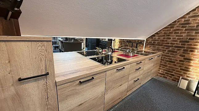 GLÜCKSGRIFF - 362cm Küchenzeile mit allem Drum-und-Dran mit Gaggenau-, Siemens- und Neff-Geräten